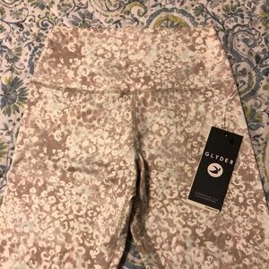 Glyder XS leggings NWT